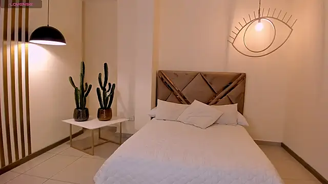 ToriCrossX online show from 11-24-25, 03:12