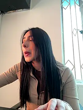 Snapshot of isabella_jade chatting on 10-24-25, 02:02 isabella jade online show from 10-24-25, 02:02