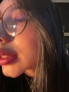 Snapshot of isabella_jade chatting on 11-03-25, 01:12 isabella jade online show from 11-03-25, 01:12