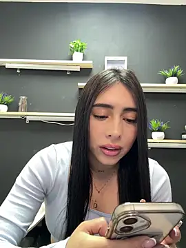 Snapshot of isabella_jade chatting on 11-21-25, 11:53 isabella jade online show from 11-21-25, 11:53