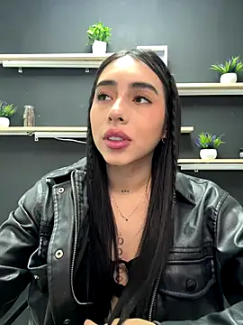 Snapshot of isabella_jade chatting on 11-27-25, 10:01 isabella jade online show from 11-27-25, 10:01