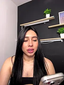 Snapshot of isabella_jade chatting on 12-23-25, 12:08 isabella jade online show from 12-23-25, 12:08