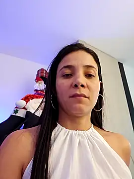 Snapshot of miaeyes chatting on 12-21-24, 01:32 miaeyes online show from 12-21-24, 01:32