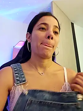 Snapshot of miaeyes chatting on 01-04-25, 02:14 miaeyes online show from 01-04-25, 02:14