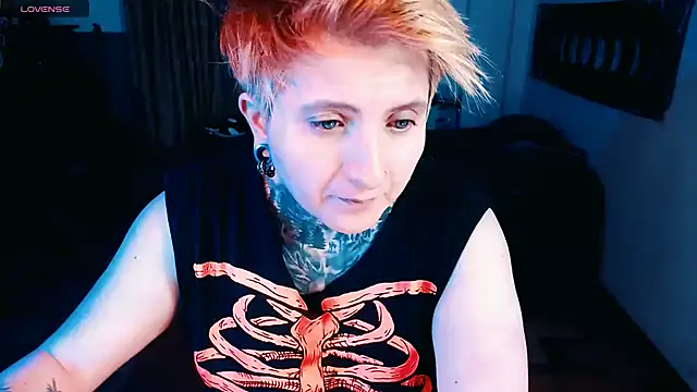 Marieblueeyes online show from 11-16-25, 03:12