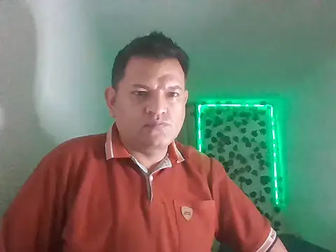Snapshot of SexDiffrent chatting on 05-16-26, 01:02 SexDiffrent online show from 05-16-26, 01:02