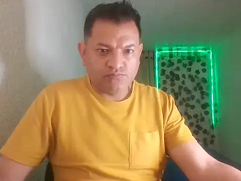 Snapshot of SexDiffrent chatting on 06-10-26, 05:34 SexDiffrent online show from 06-10-26, 05:34