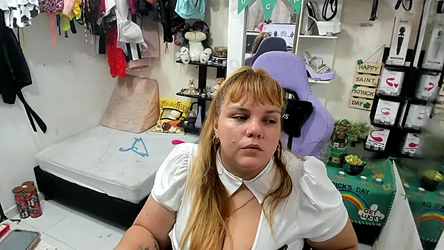 Snapshot of allsson_queen chatting on 03-04-25, 03:55 allsson queen online show from 03-04-25, 03:55