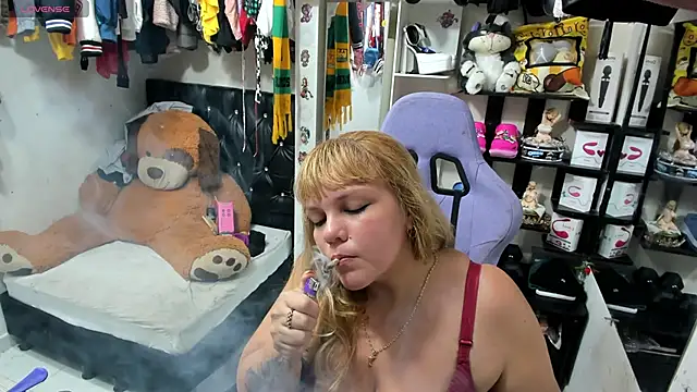Snapshot of allsson_queen chatting on 09-26-25, 08:02 allsson queen online show from 09-26-25, 08:02