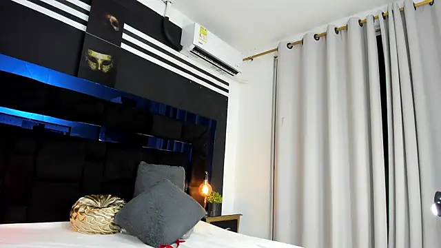Snapshot of KatalinaMillan chatting on 01-14-25, 09:56 KatalinaMillan online show from 01-14-25, 09:56