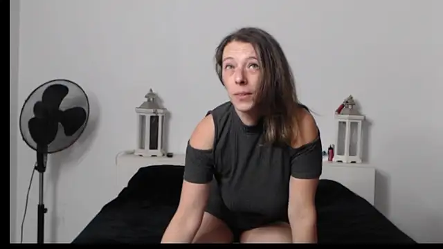 Oriane Jackson online show from 11-13-25, 05:34