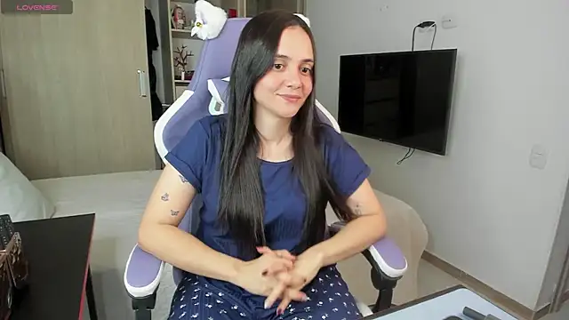 Snapshot of lucia_s1 chatting on 02-17-26, 05:08 lucia s1 online show from 02-17-26, 05:08