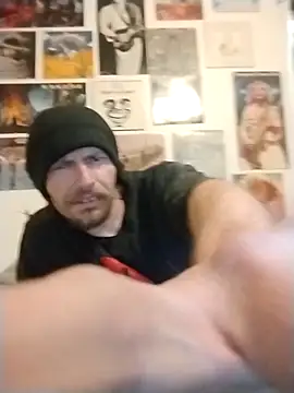 Snapshot of cloudystar666 chatting on 12-17-25, 04:02 cloudystar666 online show from 12-17-25, 04:02