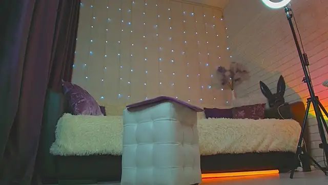 pepper cat  online show from 02-01-25, 06:43