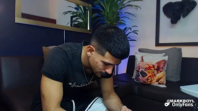 Snapshot of Markboyl chatting on 12-21-24, 02:47 Markboyl online show from 12-21-24, 02:47