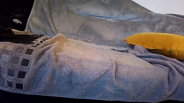 Snapshot of gege_cool chatting on 12-05-25, 06:11 gege cool online show from 12-05-25, 06:11