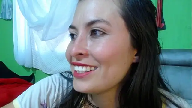 Snapshot of Alexandrasaenz chatting on 01-02-25, 10:44 Alexandrasaenz online show from 01-02-25, 10:44