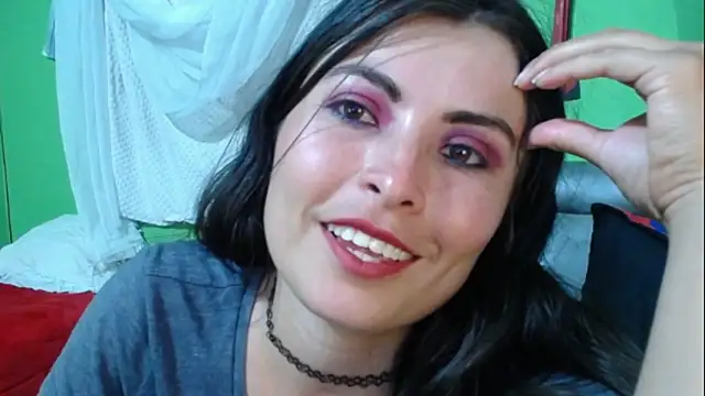 Snapshot of Alexandrasaenz chatting on 01-08-25, 11:52 Alexandrasaenz online show from 01-08-25, 11:52