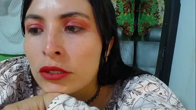 Snapshot of Alexandrasaenz chatting on 01-25-25, 11:54 Alexandrasaenz online show from 01-25-25, 11:54