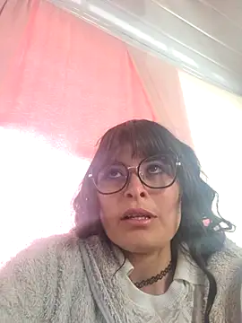 Snapshot of Alexandrasaenz chatting on 10-18-25, 02:29 Alexandrasaenz online show from 10-18-25, 02:29