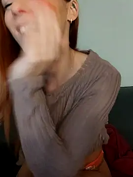 clara-francaise online show from 09-25-25, 06:55