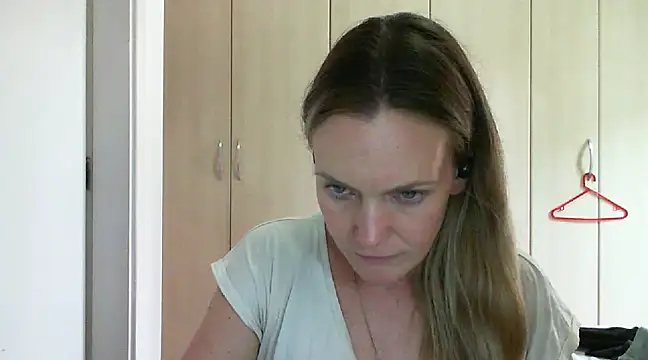 Annylove1 online show from 03-18-25, 06:04