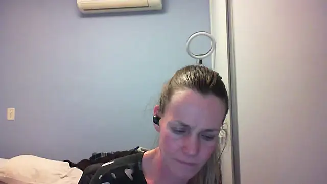 Annylove1 online show from 10-27-25, 12:04