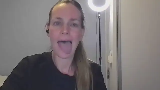 Annylove1 online show from 11-13-25, 11:47