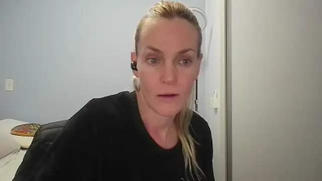 Annylove1 online show from 06-03-26, 12:24