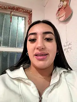 Hannahoff online show from 12-14-25, 04:29