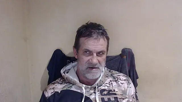 Snapshot of AlexNudo chatting on 09-15-25, 07:25 AlexNudo online show from 09-15-25, 07:25