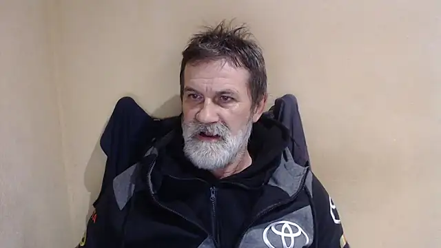 Snapshot of AlexNudo chatting on 10-16-25, 08:04 AlexNudo online show from 10-16-25, 08:04