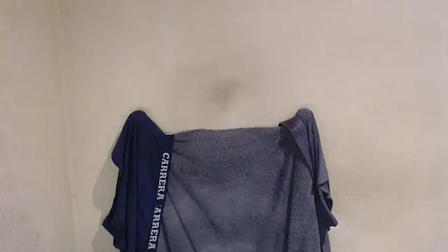 Snapshot of AlexNudo chatting on 11-24-25, 01:44 AlexNudo online show from 11-24-25, 01:44