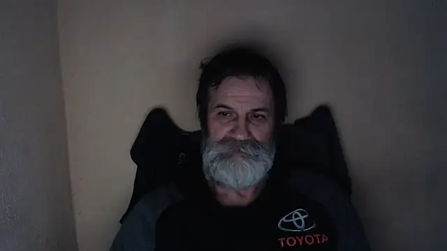 Snapshot of AlexNudo chatting on 11-26-25, 02:40 AlexNudo online show from 11-26-25, 02:40