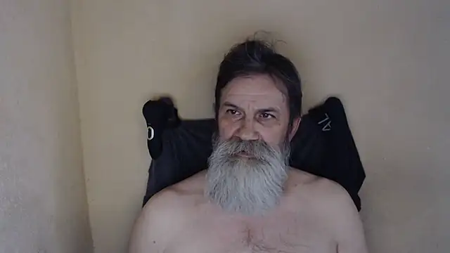 Snapshot of AlexNudo chatting on 06-16-26, 08:50 AlexNudo online show from 06-16-26, 08:50