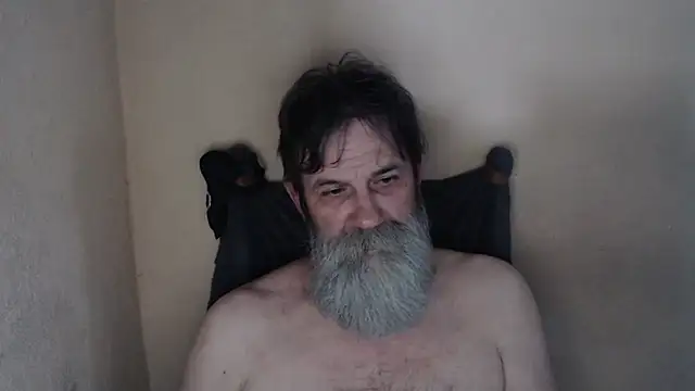 Snapshot of AlexNudo chatting on 06-18-26, 09:14 AlexNudo online show from 06-18-26, 09:14