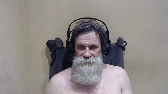 Snapshot of AlexNudo chatting on 07-19-26, 10:19 AlexNudo online show from 07-19-26, 10:19