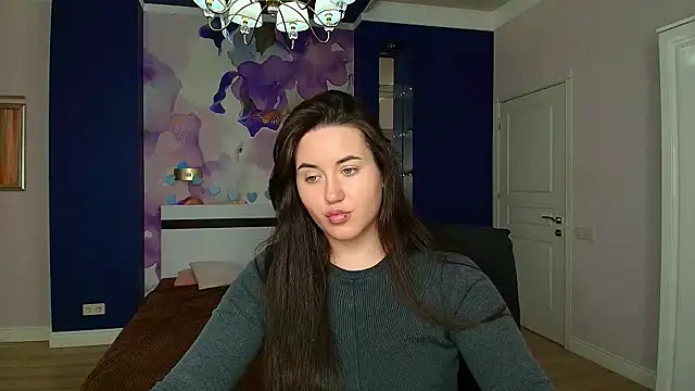 Roxie Bradley online show from 12-18-24, 07:26