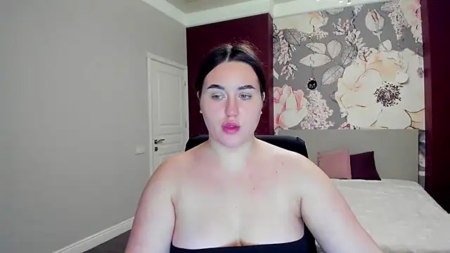 Roxie Bradley online show from 11-08-25, 07:08