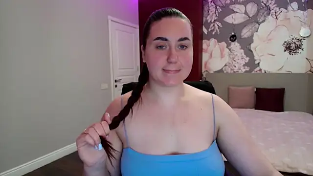 Roxie Bradley online show from 04-11-26, 07:45