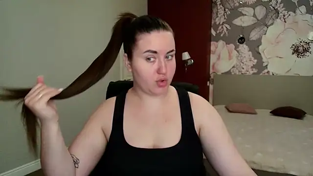 Snapshot of Roxie_Bradley chatting on 04-24-26, 05:43 Roxie Bradley online show from 04-24-26, 05:43