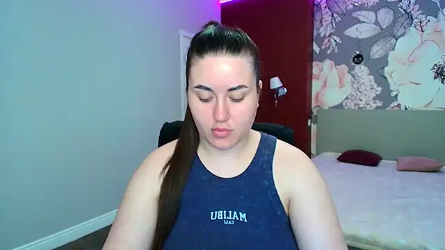 Snapshot of Roxie_Bradley chatting on 05-01-26, 05:56 Roxie Bradley online show from 05-01-26, 05:56