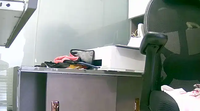 Snapshot of kavipanty chatting on 03-06-25, 08:52 kavipanty online show from 03-06-25, 08:52