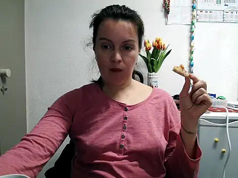 Snapshot of LoveNBloom chatting on 02-06-25, 07:29 LoveNBloom online show from 02-06-25, 07:29