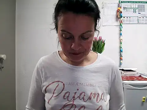 Snapshot of LoveNBloom chatting on 03-22-25, 07:31 LoveNBloom online show from 03-22-25, 07:31