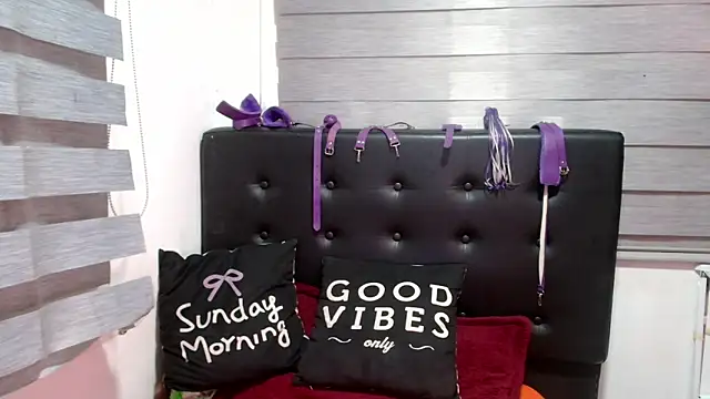 Snapshot of VIOLETTA-HOT chatting on 03-04-25, 10:24 VIOLETTA-HOT online show from 03-04-25, 10:24