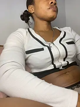  yisela  online show from 02-08-26, 01:09