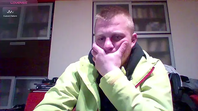 Snapshot of Matttthees chatting on 03-21-25, 07:35 Matttthees online show from 03-21-25, 07:35