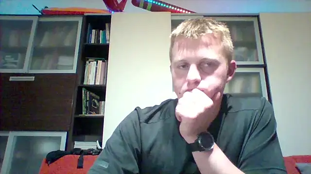 Snapshot of Matttthees chatting on 09-12-25, 09:59 Matttthees online show from 09-12-25, 09:59