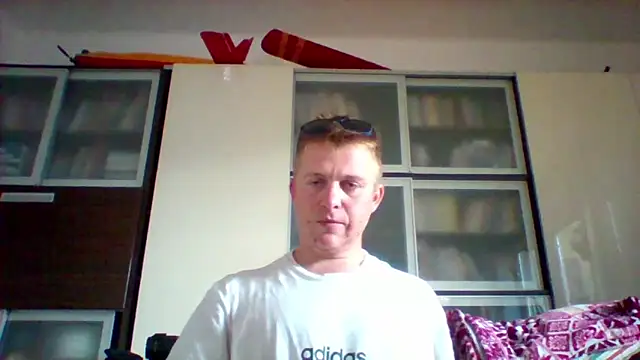 Snapshot of Matttthees chatting on 09-17-25, 03:35 Matttthees online show from 09-17-25, 03:35